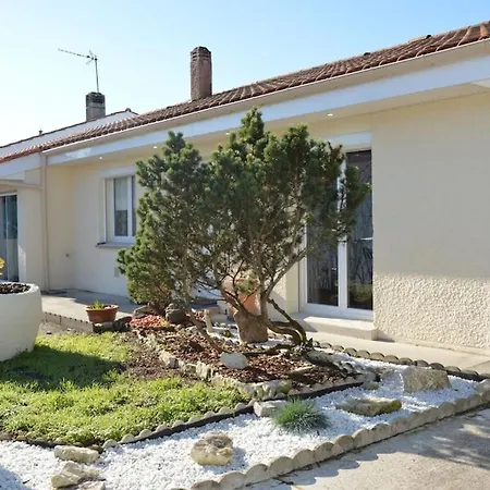 Holiday home Maison Familiale Proche Bordeaux Ocean & Vignobles Saint-Medard-en-Jalles