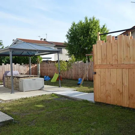 Holiday home Pavillon Bordelais Saint-Medard-en-Jalles